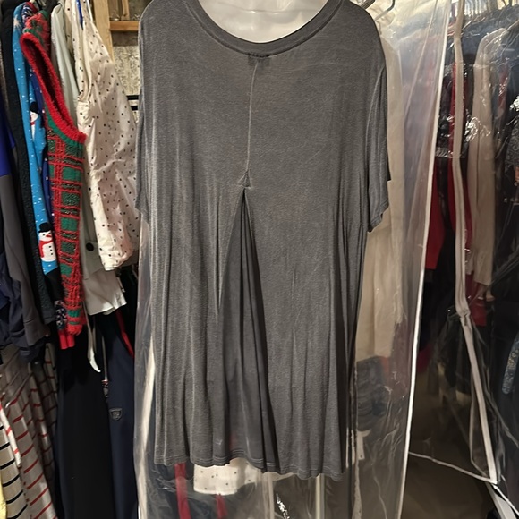 V neck tee - Picture 2 of 4